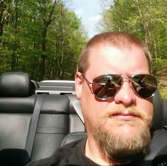 Meet your Posher, Johnny G. - Picture 3 of 7